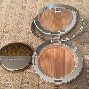 Amore Pacific Bronzer Compact in Warm Peachy Bronze